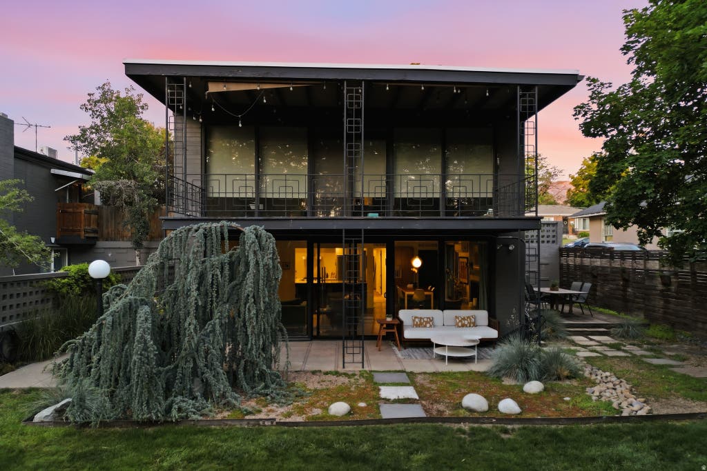 Photo of 2722 S 1000 E #4B, Salt Lake City, UT 84106 (MLS # 2162896)