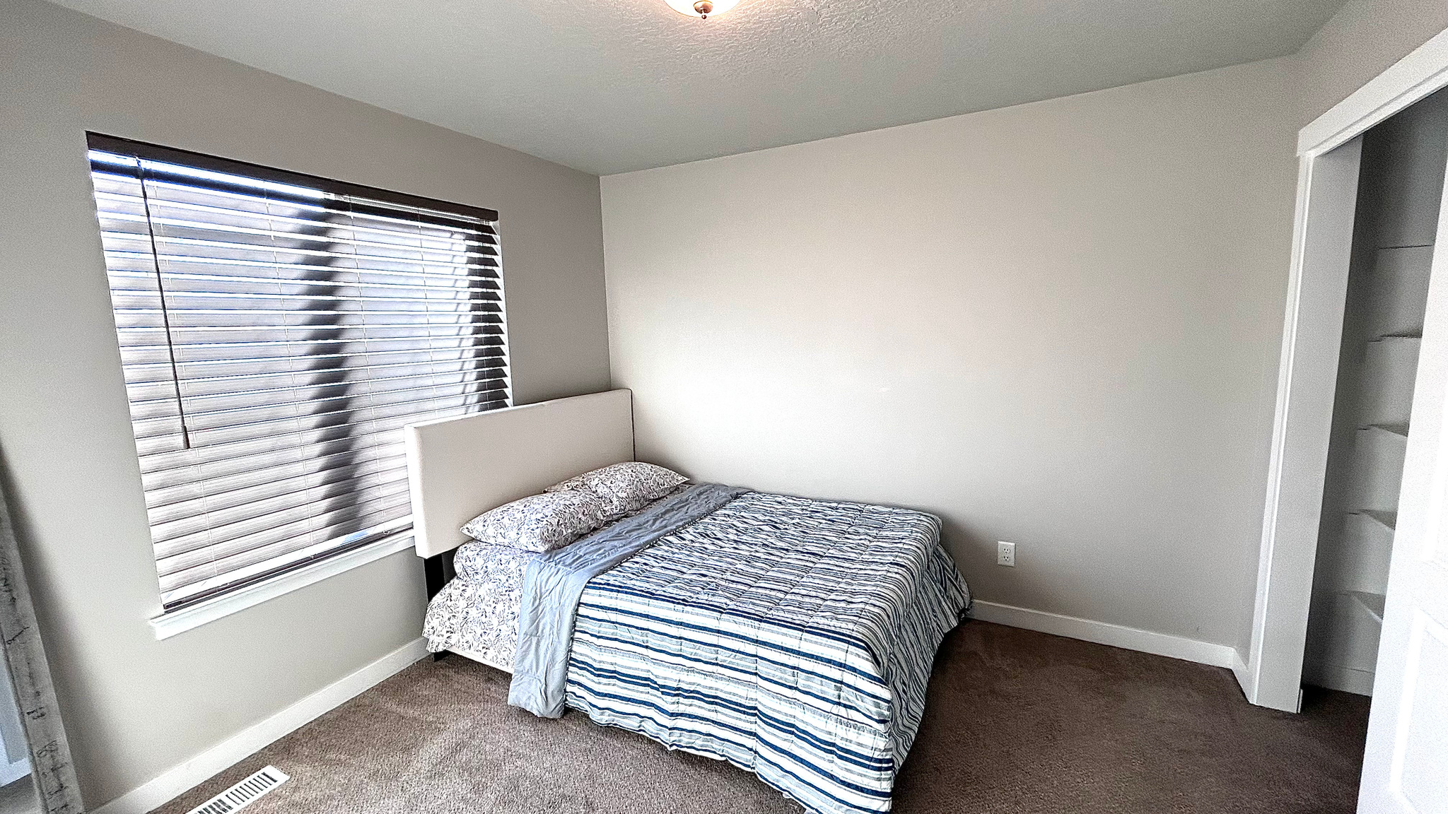 OQUIRRH MEADOWS - Residential