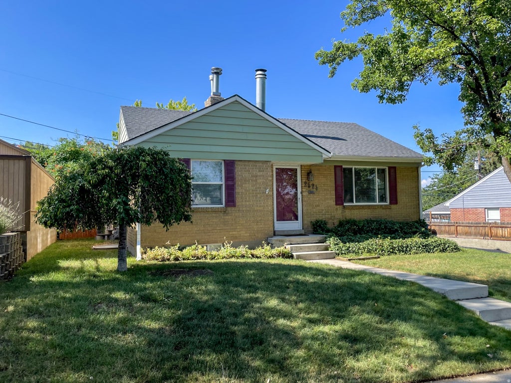 Photo of 2524 E 2100 S, Salt Lake City, UT 84109 (MLS # 2175220)