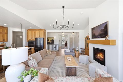 Tiny photo for 283 N 500 W, Mapleton, UT 84664 (MLS # 2152093)