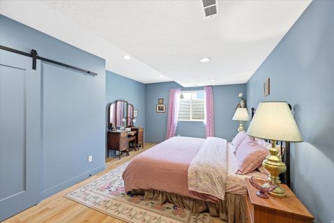 Tiny photo for 283 N 500 W, Mapleton, UT 84664 (MLS # 2152093)