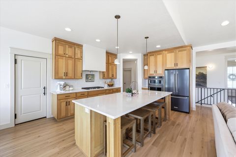Tiny photo for 283 N 500 W, Mapleton, UT 84664 (MLS # 2152093)