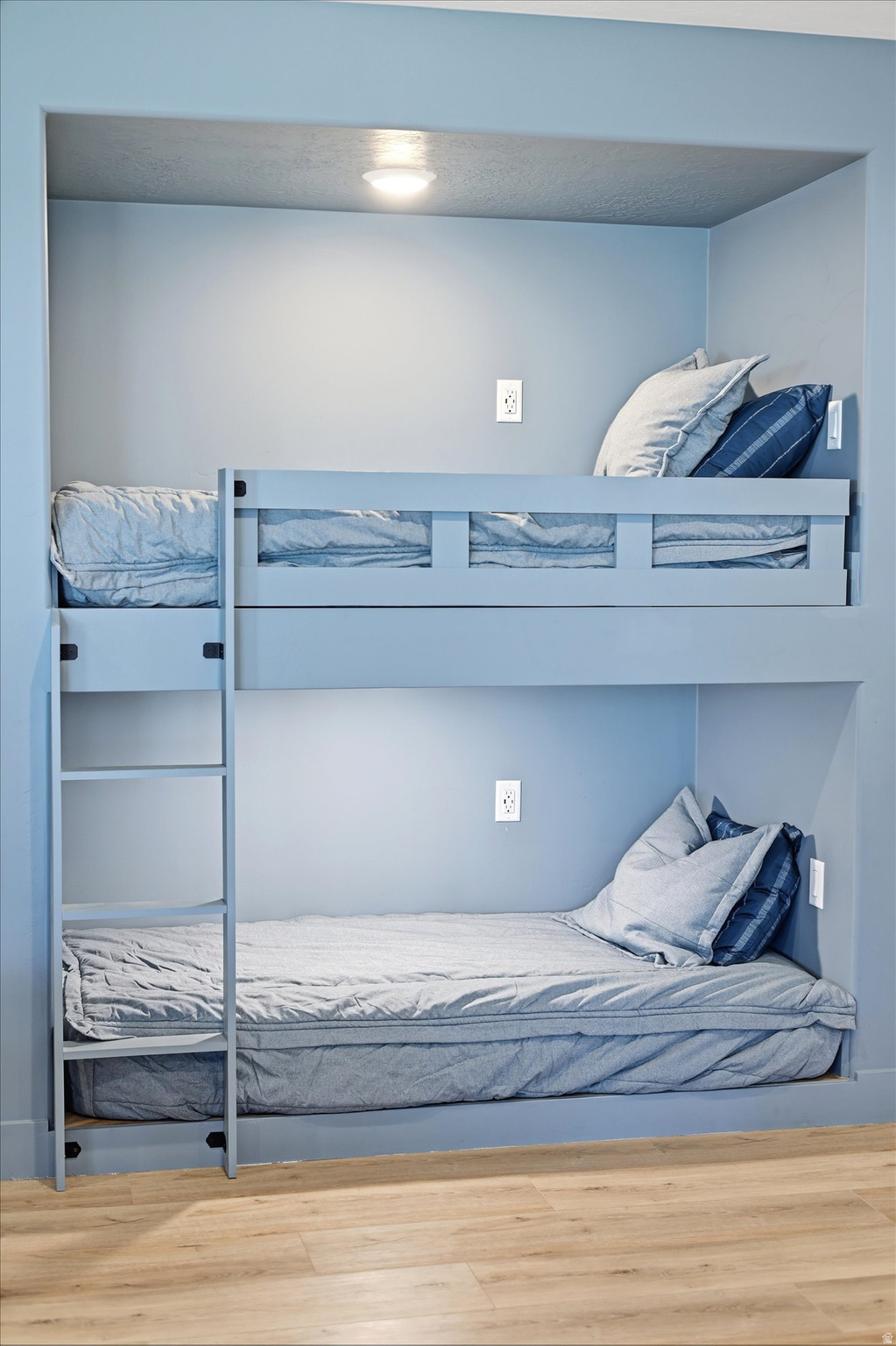 WHITING FARMS - Residential