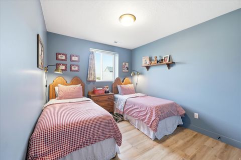 Tiny photo for 283 N 500 W, Mapleton, UT 84664 (MLS # 2152093)