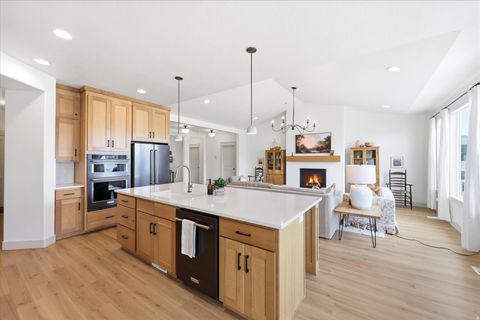 Tiny photo for 283 N 500 W, Mapleton, UT 84664 (MLS # 2152093)