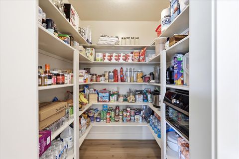 Tiny photo for 283 N 500 W, Mapleton, UT 84664 (MLS # 2152093)