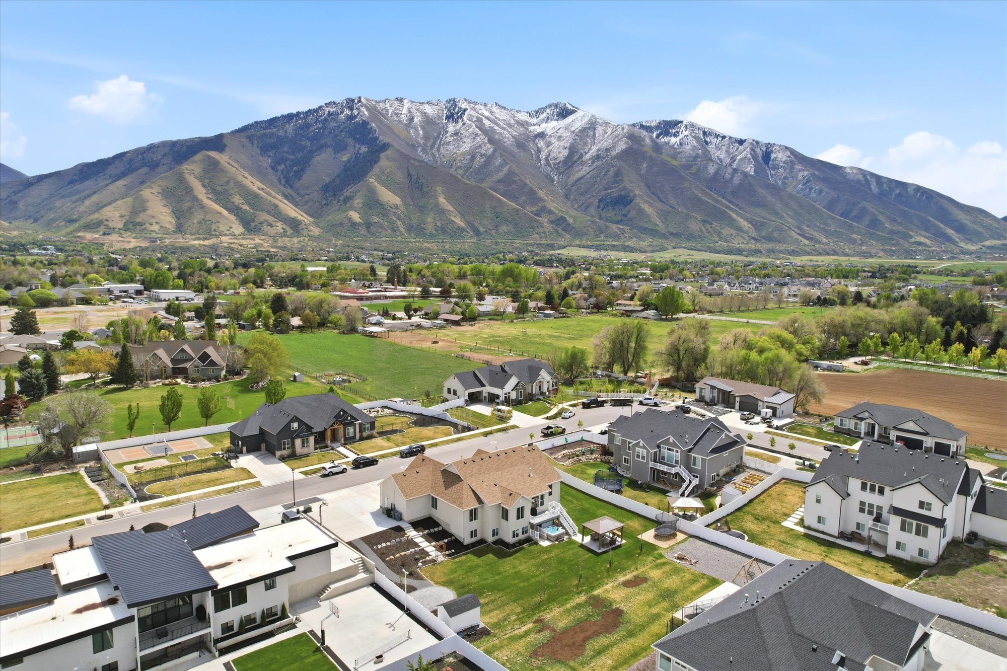 WHITING FARMS - Residential