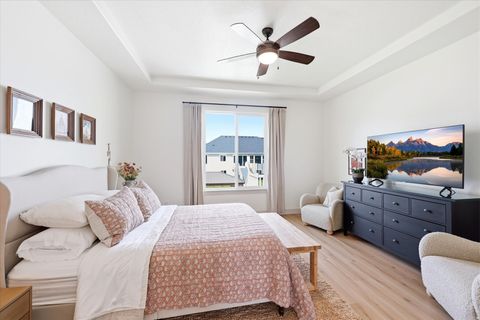 Tiny photo for 283 N 500 W, Mapleton, UT 84664 (MLS # 2152093)