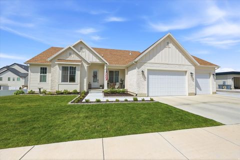 Tiny photo for 283 N 500 W, Mapleton, UT 84664 (MLS # 2152093)