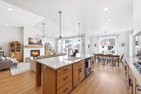 Tiny photo for 283 N 500 W, Mapleton, UT 84664 (MLS # 2152093)