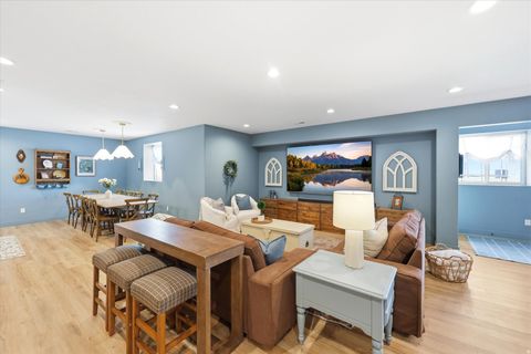 Tiny photo for 283 N 500 W, Mapleton, UT 84664 (MLS # 2152093)