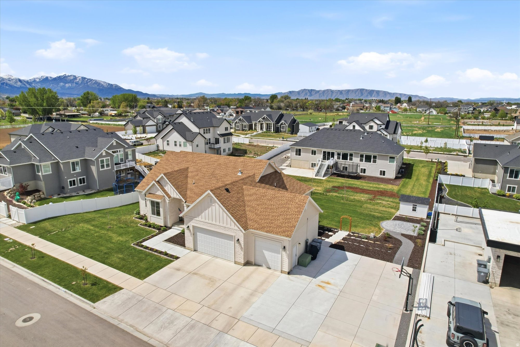 WHITING FARMS - Residential