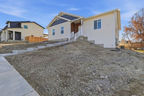 Tiny photo for 661 W 20 N, Hyrum, UT 84319 (MLS # 2127098)