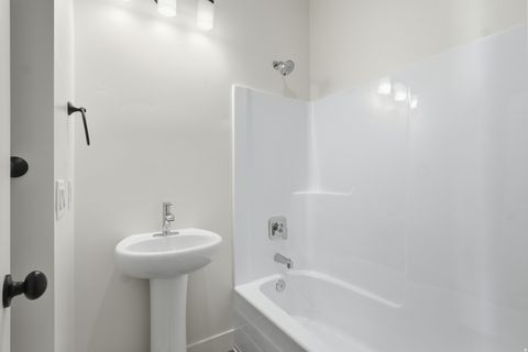 Tiny photo for 661 W 20 N, Hyrum, UT 84319 (MLS # 2127098)