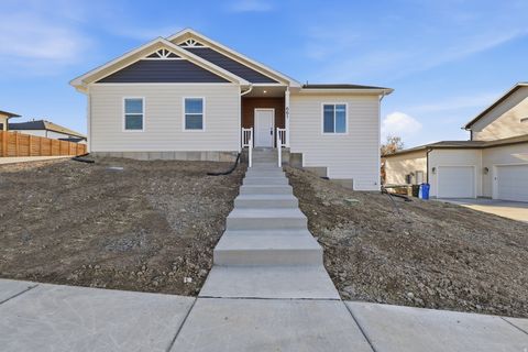 Tiny photo for 661 W 20 N, Hyrum, UT 84319 (MLS # 2127098)