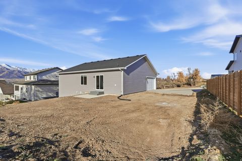 Tiny photo for 661 W 20 N, Hyrum, UT 84319 (MLS # 2127098)