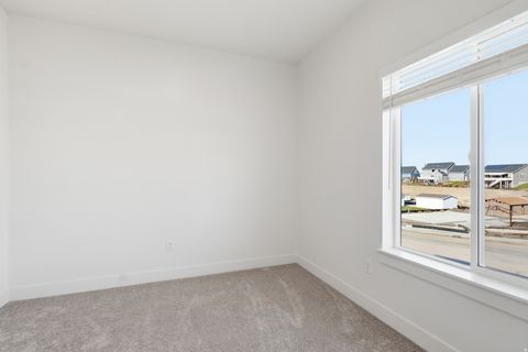 Tiny photo for 661 W 20 N, Hyrum, UT 84319 (MLS # 2127098)