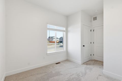 Tiny photo for 661 W 20 N, Hyrum, UT 84319 (MLS # 2127098)