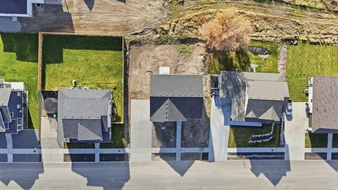 Tiny photo for 661 W 20 N, Hyrum, UT 84319 (MLS # 2127098)