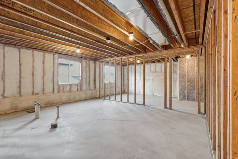 Tiny photo for 661 W 20 N, Hyrum, UT 84319 (MLS # 2127098)