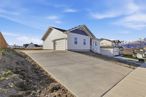 Tiny photo for 661 W 20 N, Hyrum, UT 84319 (MLS # 2127098)