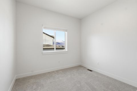 Tiny photo for 661 W 20 N, Hyrum, UT 84319 (MLS # 2127098)