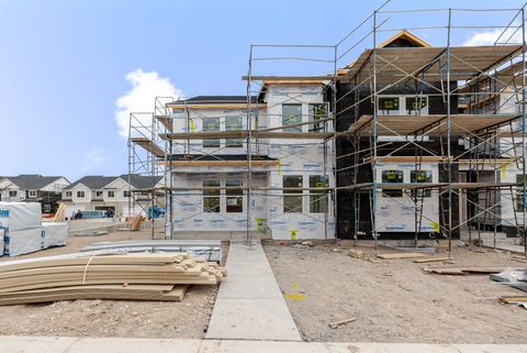 Photo of 778 N BANNER DR #651, Saratoga Springs, UT 84045 (MLS # 2129403)