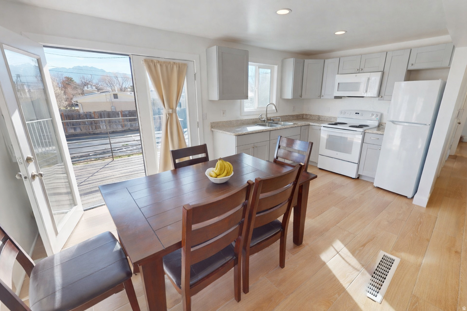 MEADOWS - Residential