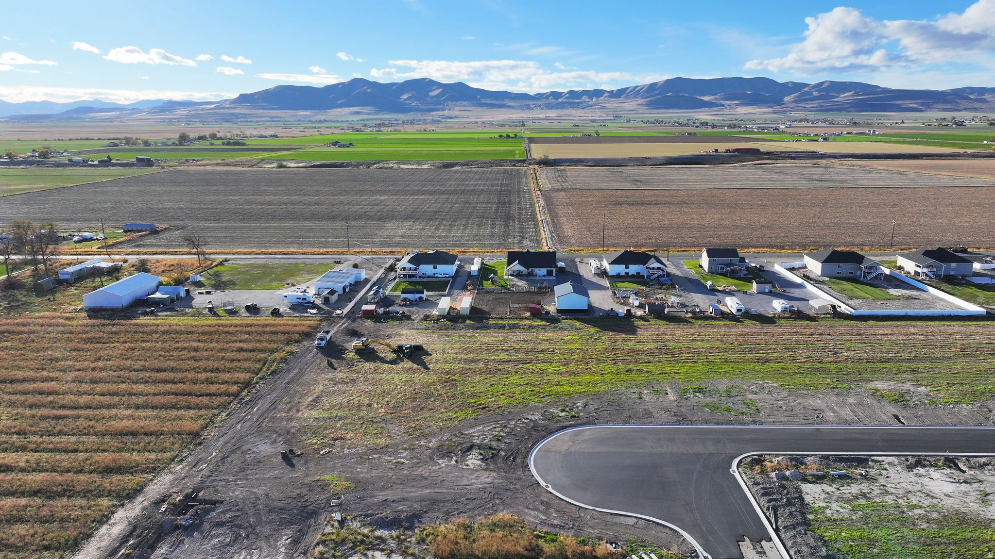 BECKAMS EDGE PHASE 5 - Land