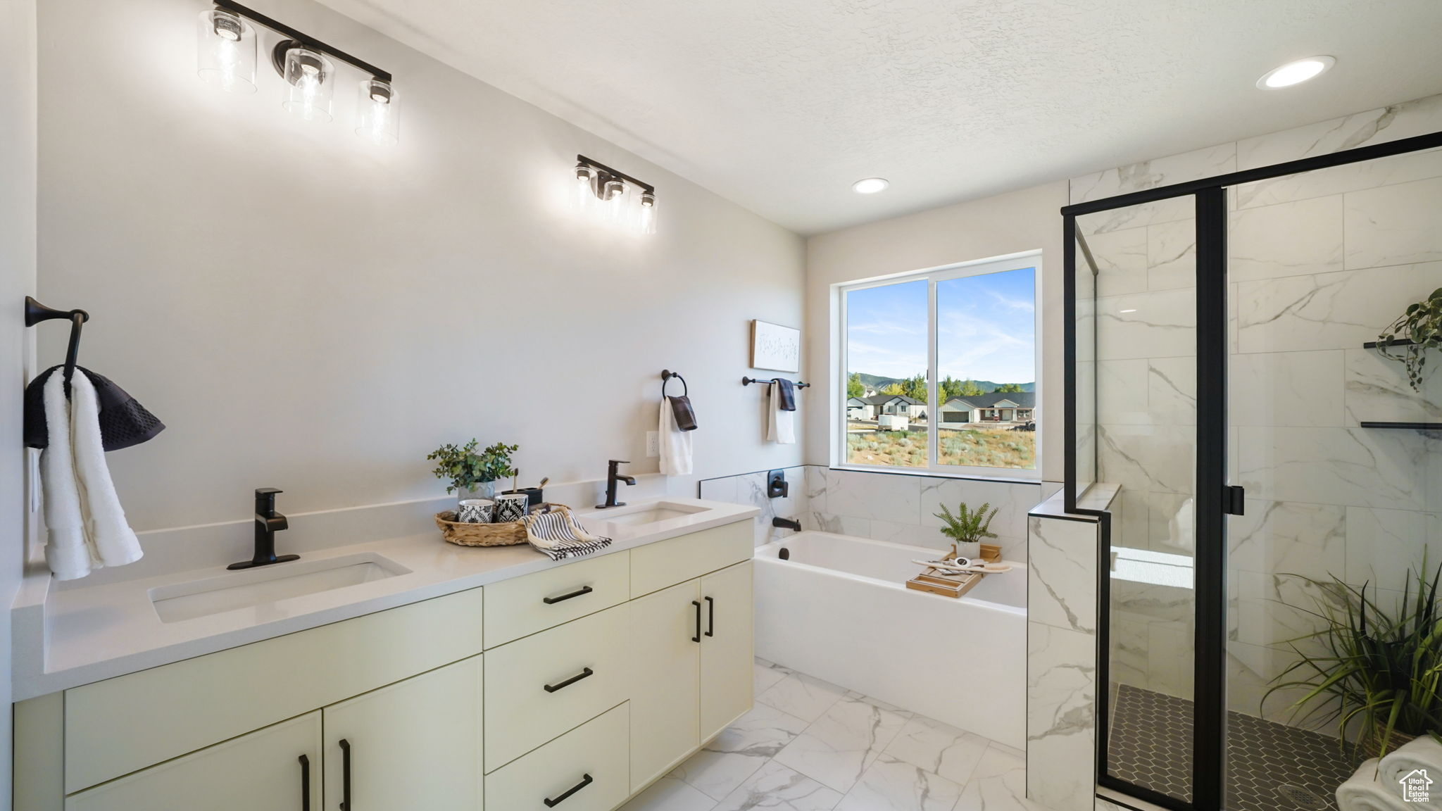 NORTH RIDGE ESTATES - Residential