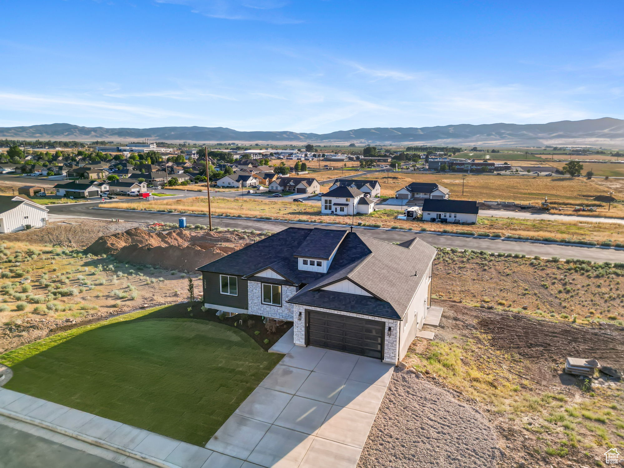NORTH RIDGE ESTATES - Residential