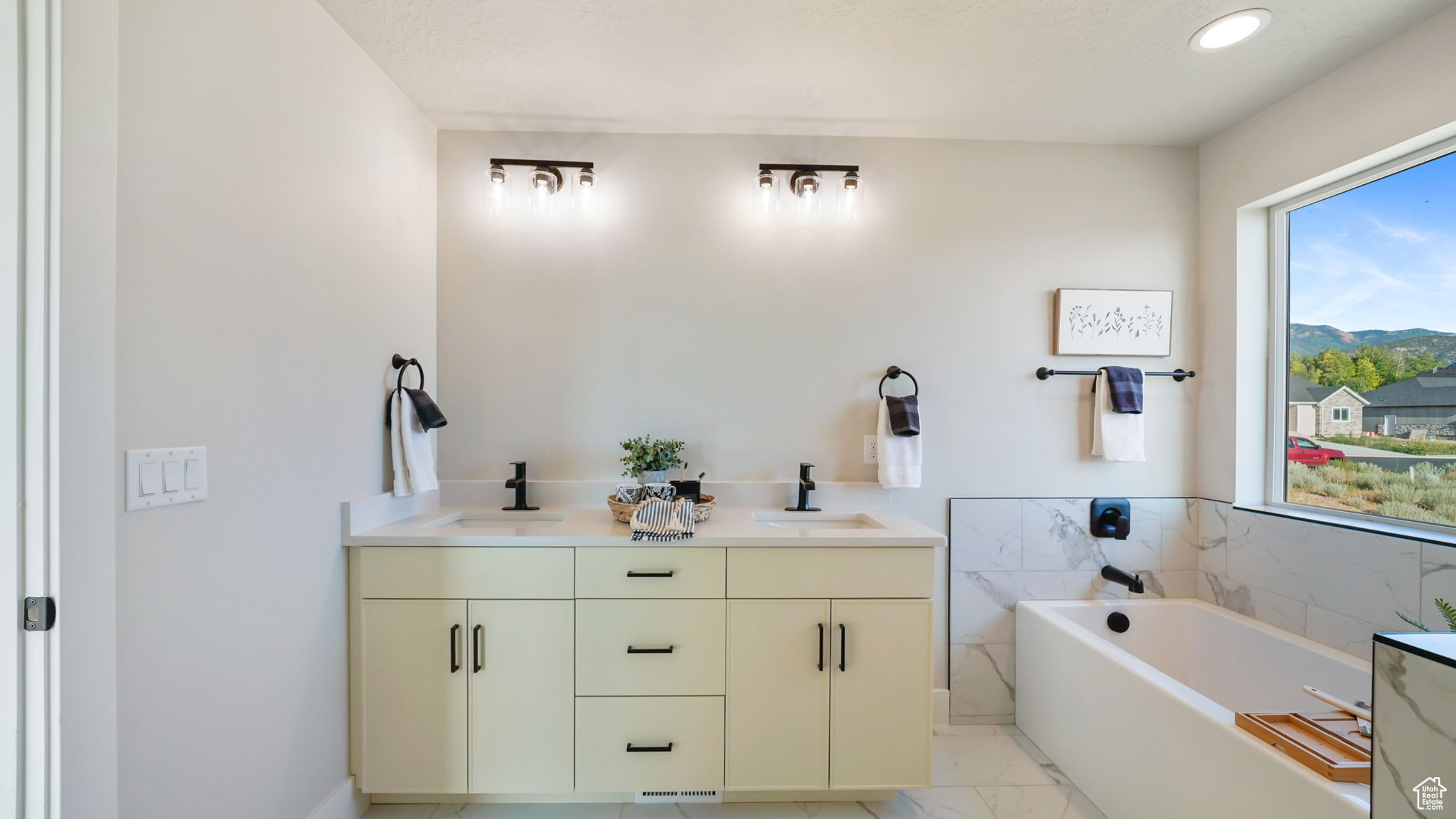 NORTH RIDGE ESTATES - Residential