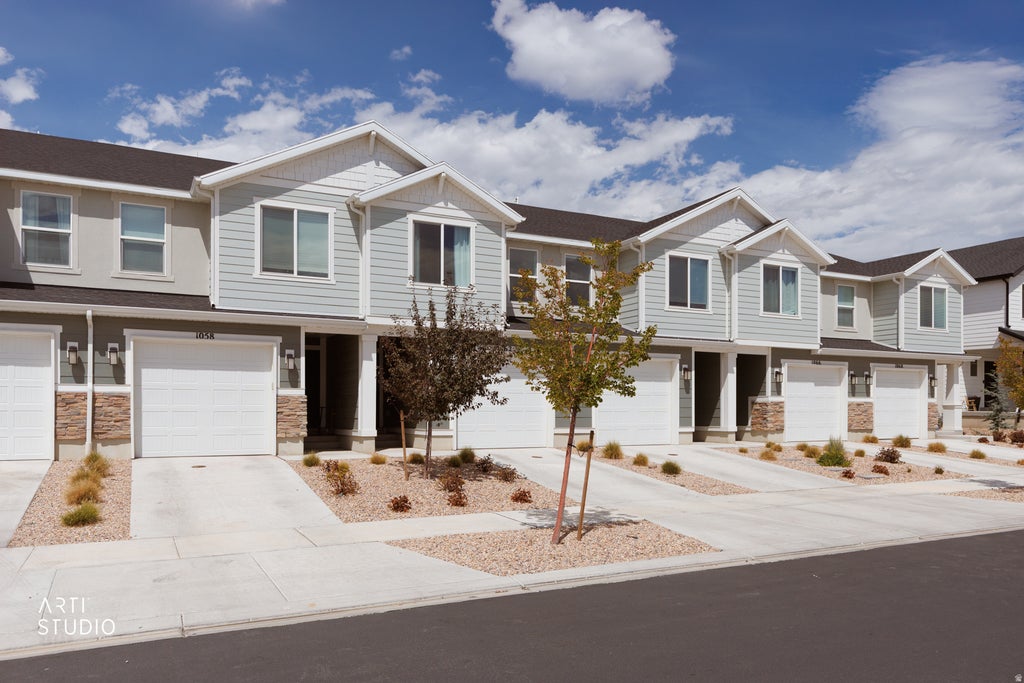 Photo of 1062 E SCUTTLEBUTT LN N #2064, Saratoga Springs, UT 84045 (MLS # 2179911)
