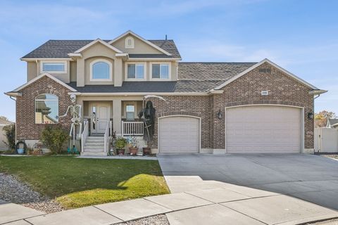 Photo of 1158 S 1375 W, Clearfield, UT 84015 (MLS # 2122482)