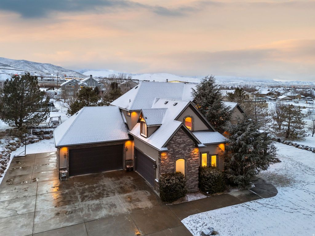 Photo of 15056 S PASTORAL WAY, Bluffdale, UT 84065 (MLS # 2138373)