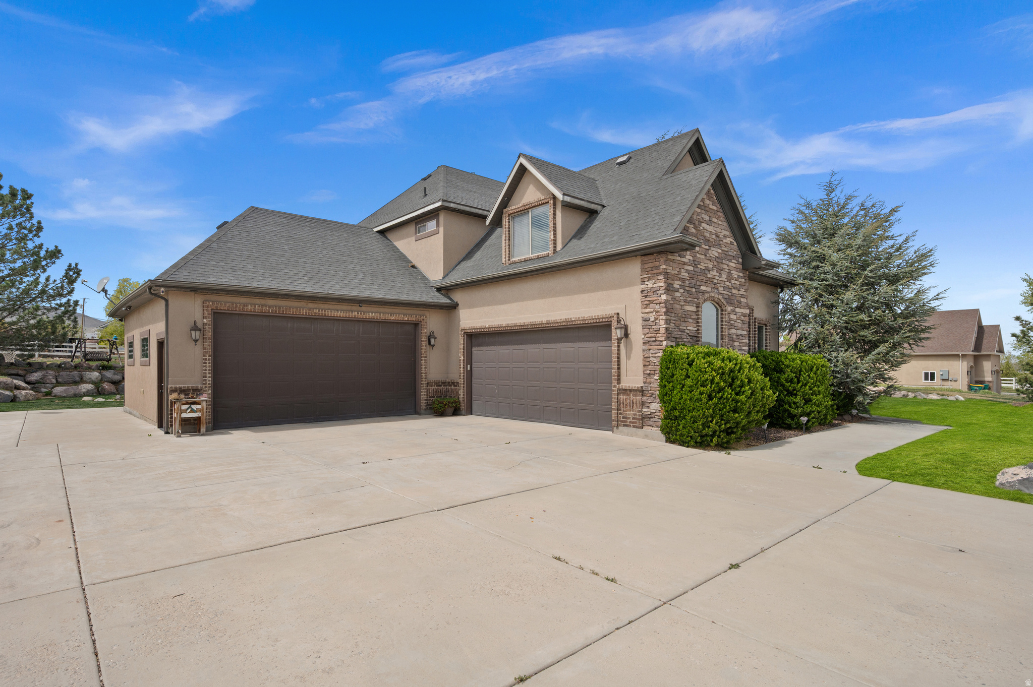 CASCADE COVE - Residential