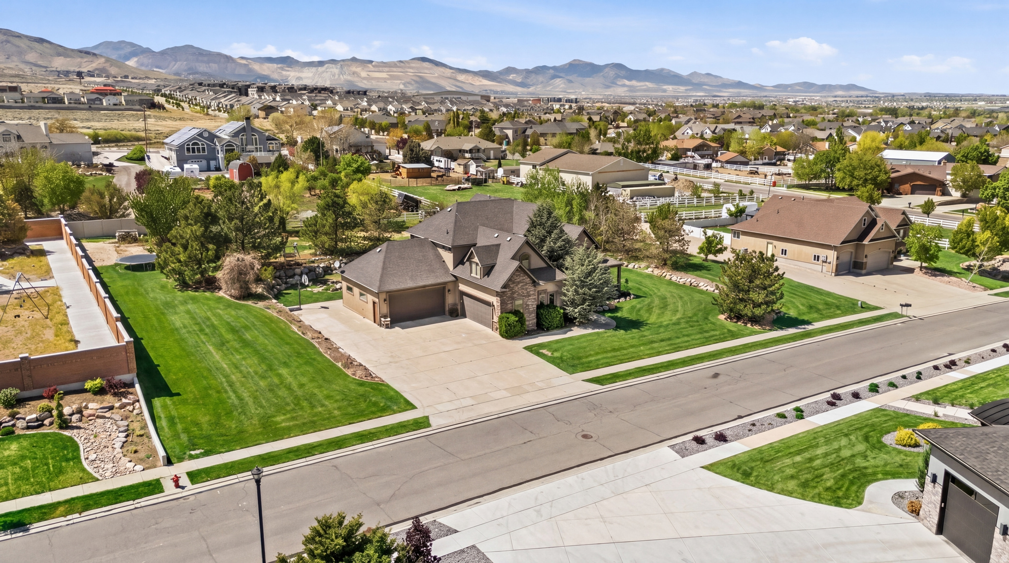 CASCADE COVE - Residential