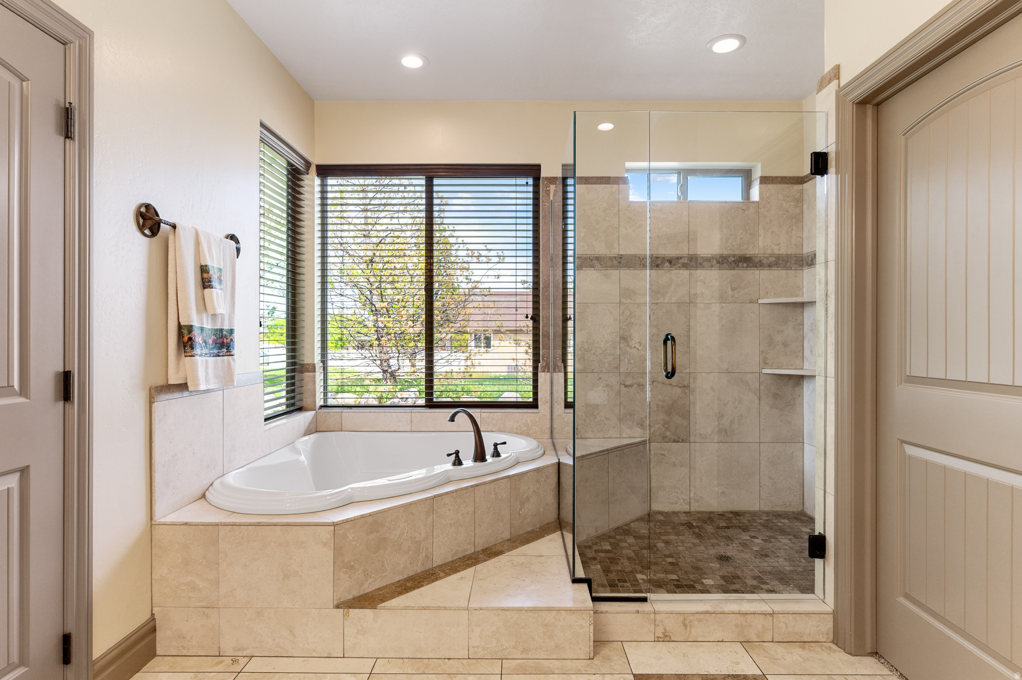 CASCADE COVE - Residential