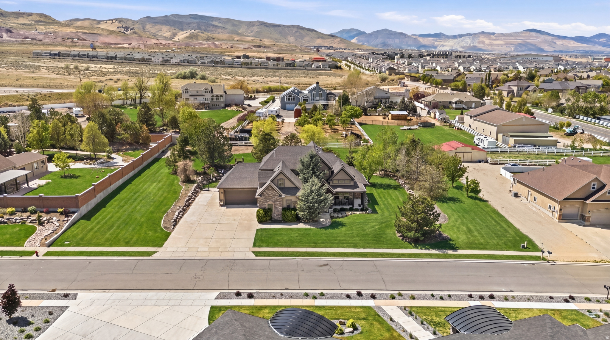 CASCADE COVE - Residential