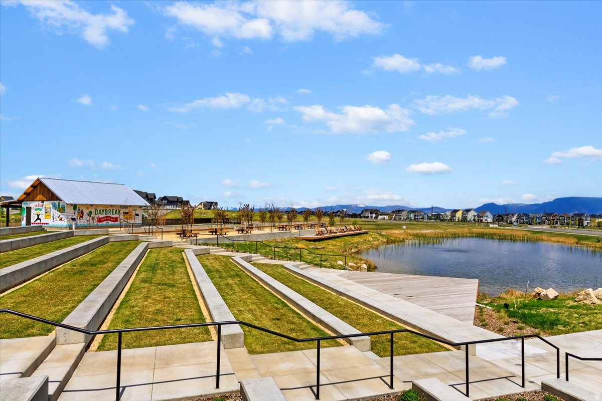 DAYBREAK - Residential