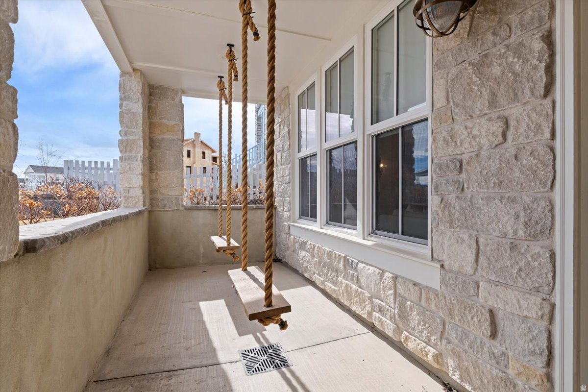 DAYBREAK - Residential