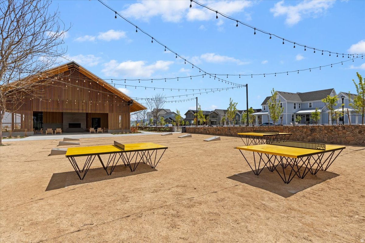 DAYBREAK - Residential