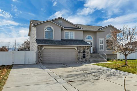 Photo of 3013 S DOODLE BUG PL, West Valley City, UT 84128 (MLS # 2125001)