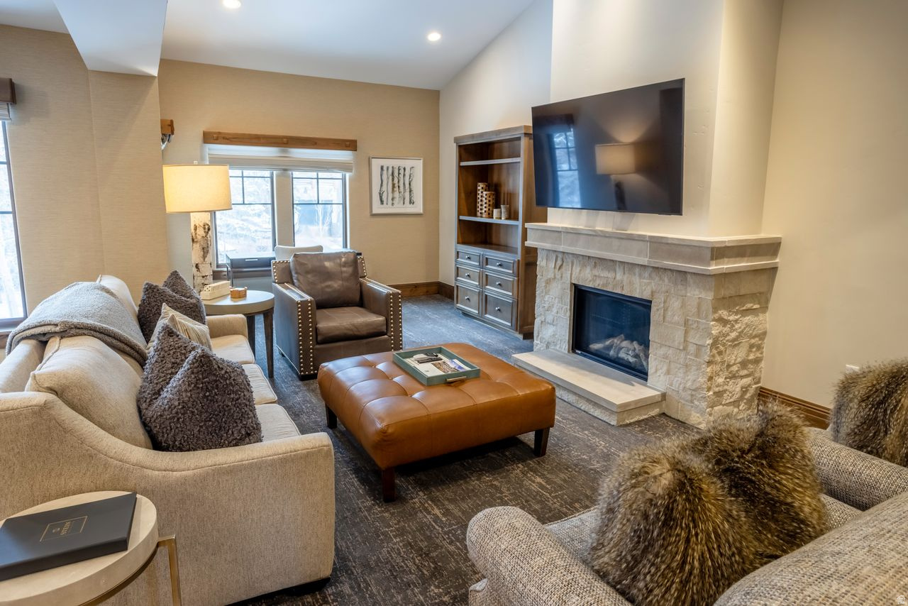 THE RESIDENCES AT THE CHATEAUX - Residential