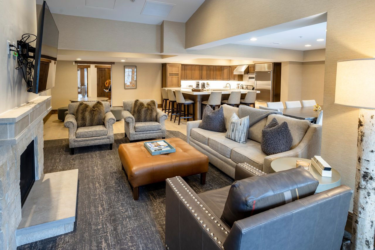 THE RESIDENCES AT THE CHATEAUX - Residential