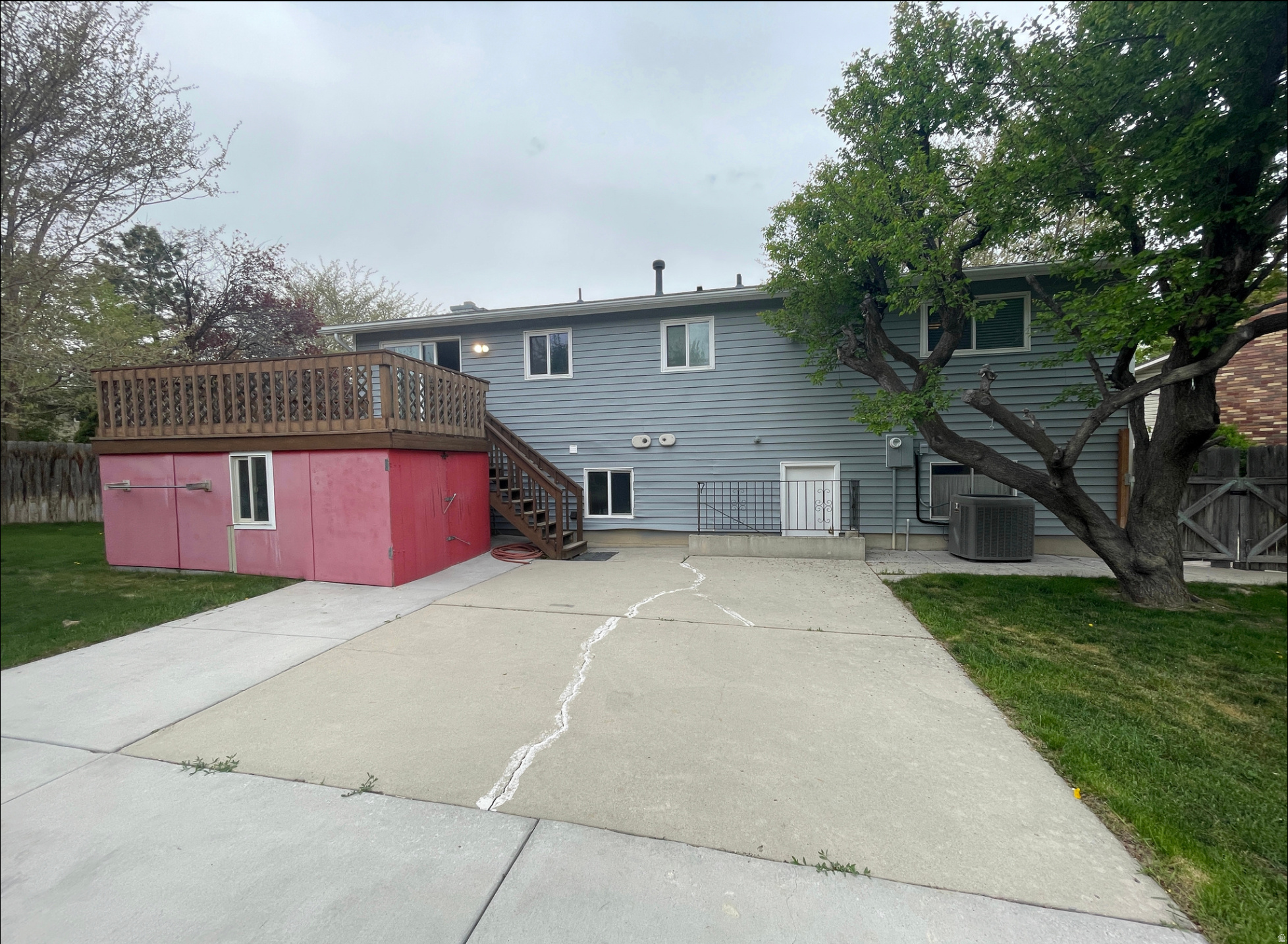 GREEN TREE - Residential