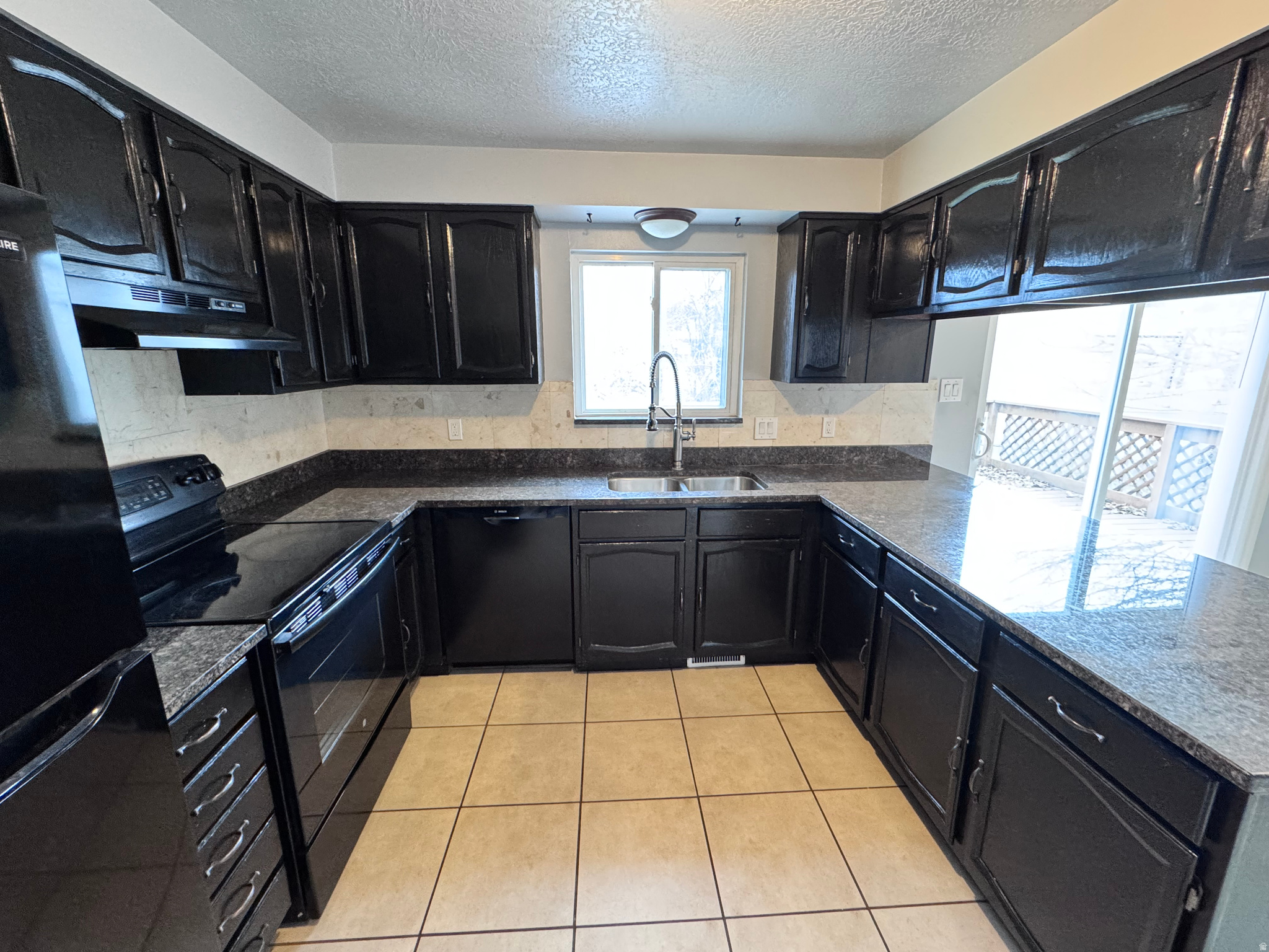 GREEN TREE - Residential