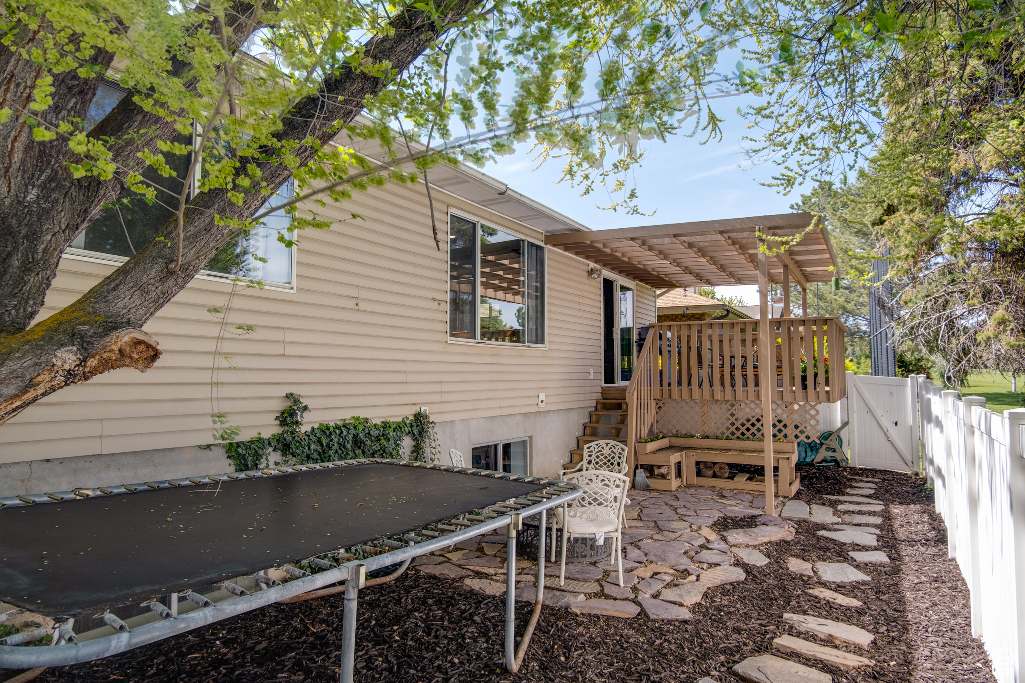 9745 S Tayside Dr, South Jordan, Utah image 5