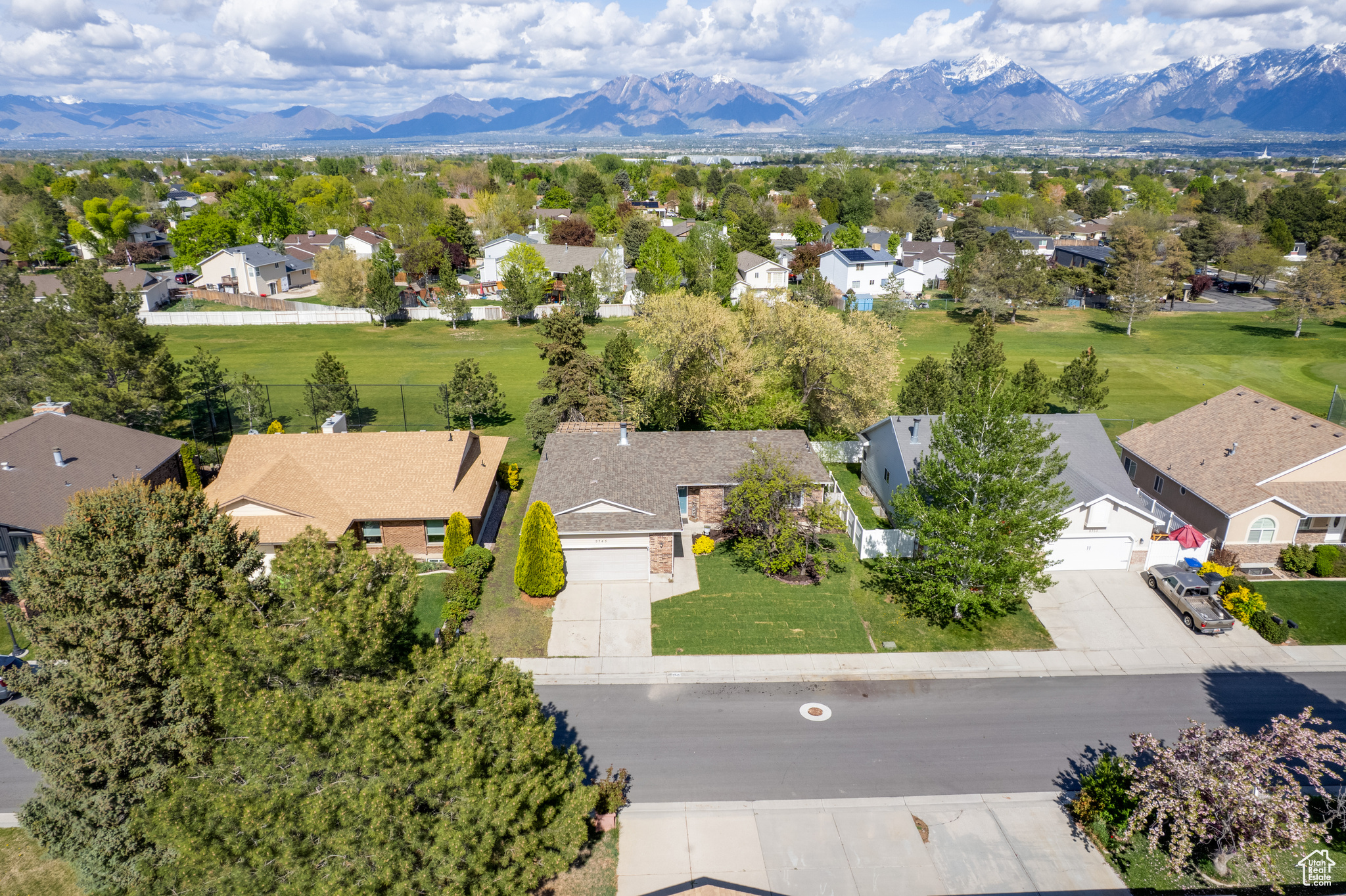 9745 S Tayside Dr, South Jordan, Utah image 2