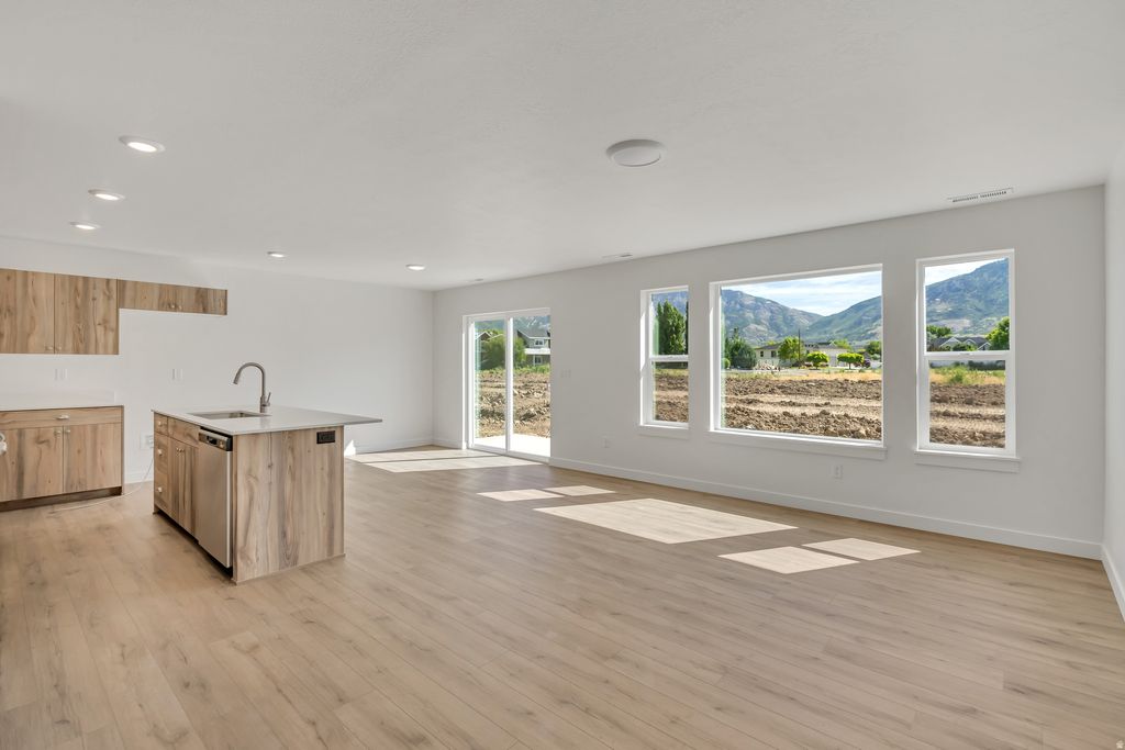 Photo of 1068 N SUMMIT VIEW DR W, Harrisville, UT 84404 (MLS # 2167565)